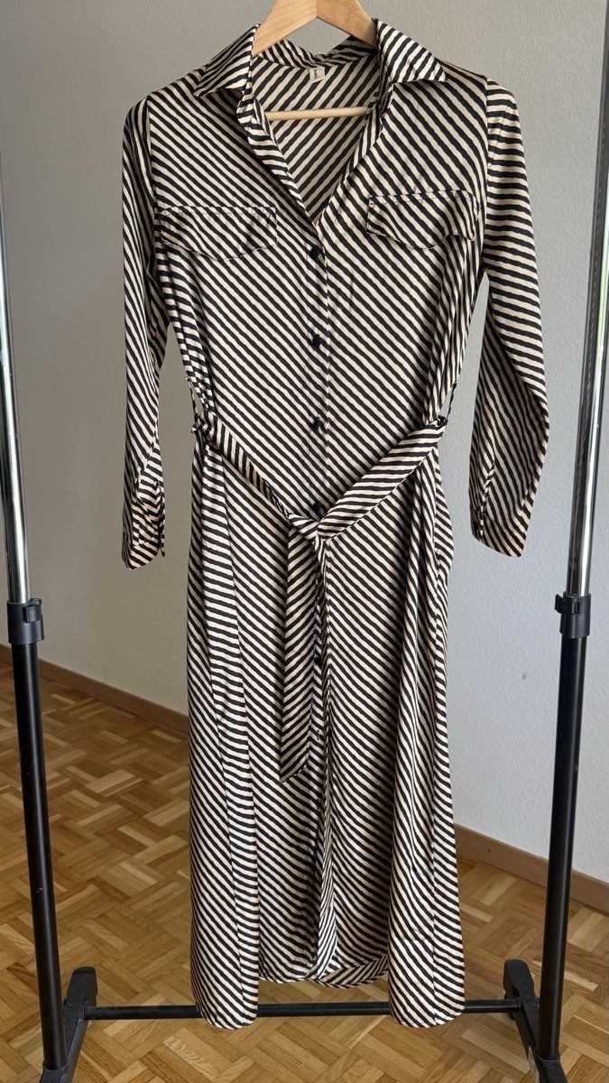 Vestiti: Wunderschönes italienisches Kleid – Usato da Schaffhausen venduto da R_Muzh