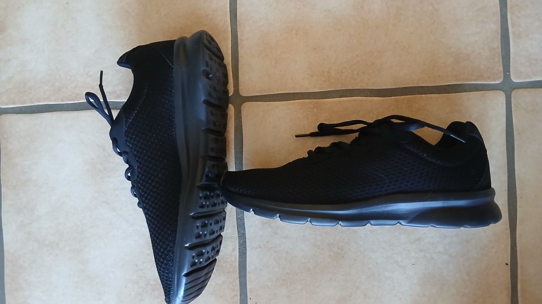 Victory Chaussures hommes: Schwarze Sneaker Victory Gr 42 neu – Neuf (Voir description) à Glis par Jessylini 1