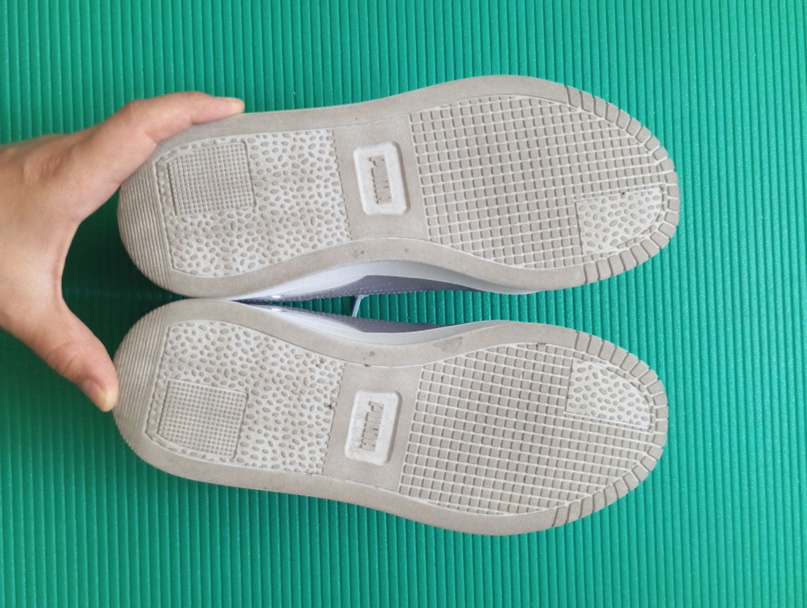 Scarpe da donna: Puma Sneakers white size 37 – Usato da Kollbrunn venduto da den_lzs8 4