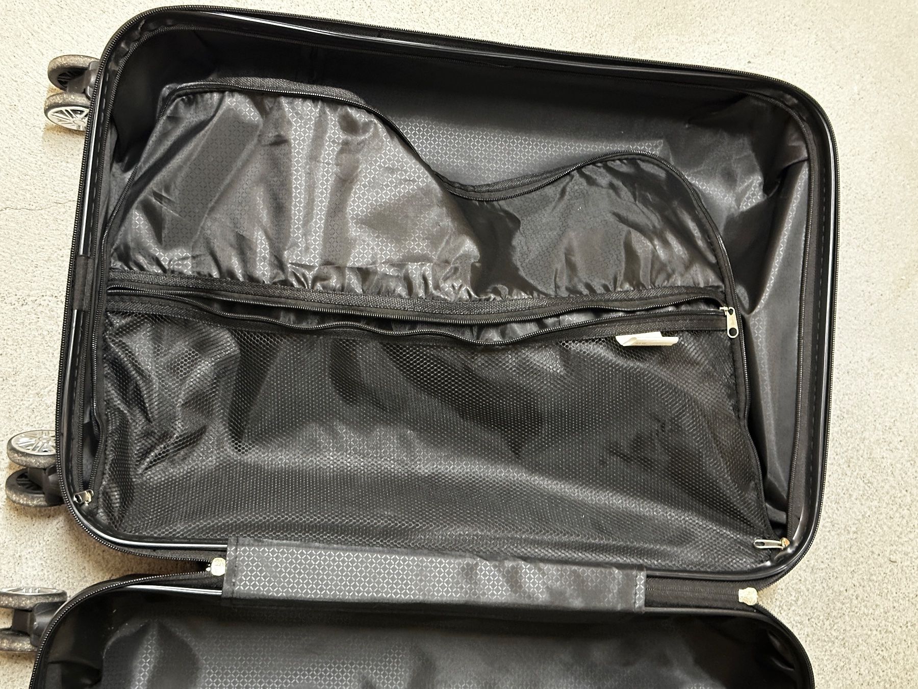 Valigie: Reisekoffer Hartschale schwarz – Usato da Fahrweid venduto da sacha.c 2