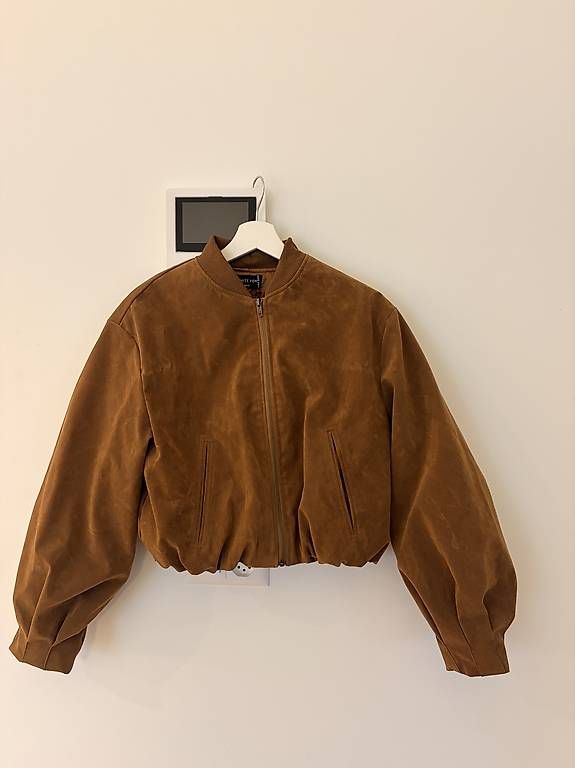 Vestes: Whitefox Suede Jacke Wildleder – Neuf avec emballage d'origine à Oftringen par Ninavfen