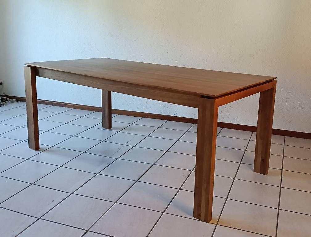 Tische: Table à rallonge noyer massif + set 6 chaises hêtre laqué – Gebraucht aus Sierre von ser_xl7g 2