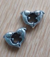 Charms Delphin 2 Stück Metallanhänger silberfarbig 1cm