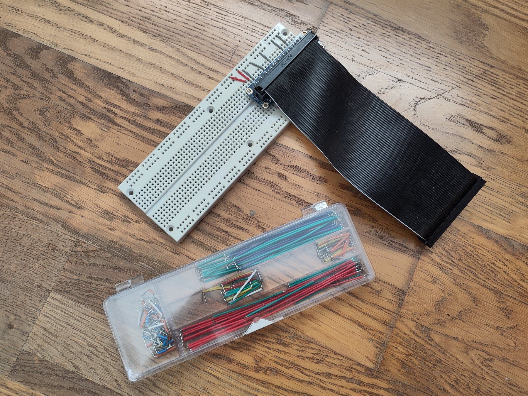 Raspberry Pi Composants électroniques: Breadboard mit Raspberry Pi Cobbler – D'occasion à Egliswil par immer-mit 1