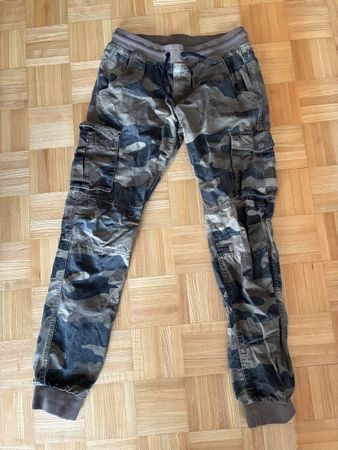 Camouflage Cargohose Chapter Young Gr. 176, sehr guter Zusta