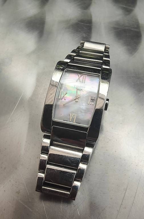 Orologi: Tissot Damenuhr Perlmutt – Usato da Uerkheim venduto da Motz80