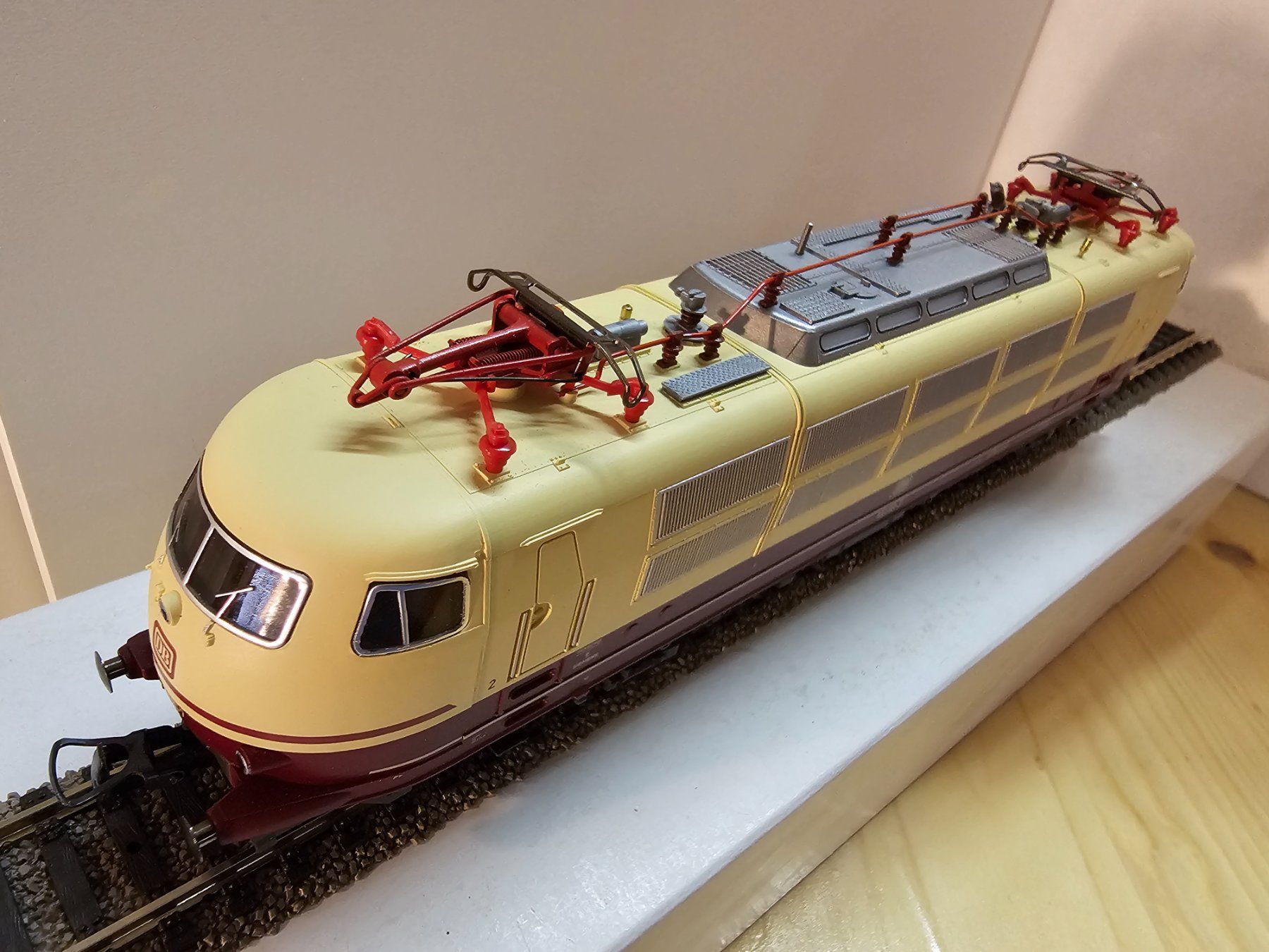 Fleischmann Modellini di ferrovie: Fleischmann Baureihe 103 DB creme/rot – Usato da Rheinfelden venduto da stephan28bike 2