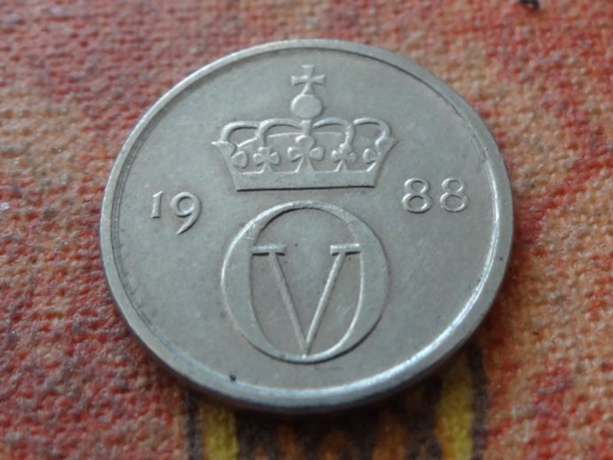 Toutes les monnaies: NORVEGE  10  ORE  1988 – D'occasion à Romanel-sur-Lausanne par Swift13