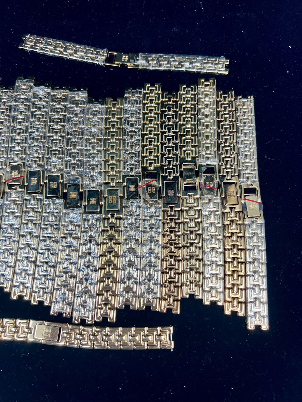 Givenchy Bracciali & Braccialetti: Givenchy grand lot de bracelet – Nuovo (secondo la descrizione) da Sion venduto da ROBY_ROBY_ROBY 1