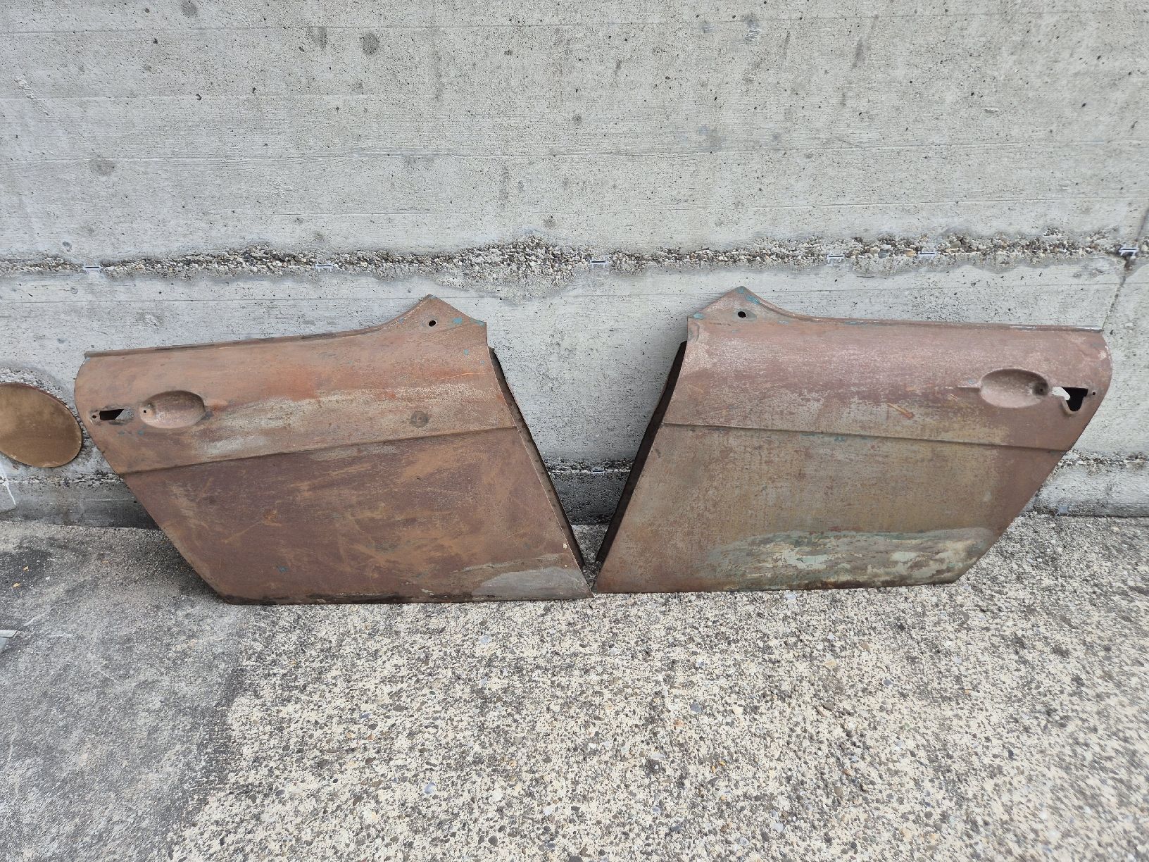 Austin Tutti pezzi di ricambio auto: Austin Healey Türen zum herrichten. – Difettoso da Wangen b. Olten venduto da madmax05