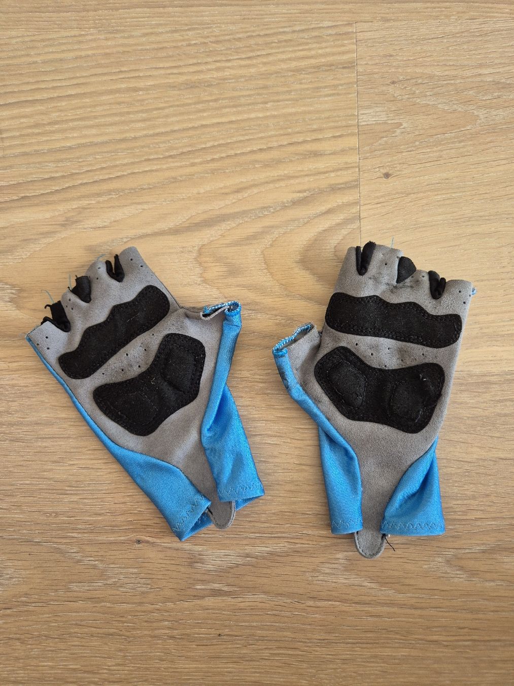 Guanti & manicotti: Aero Handschuhe – Usato da Steinhausen venduto da des_zv87 1