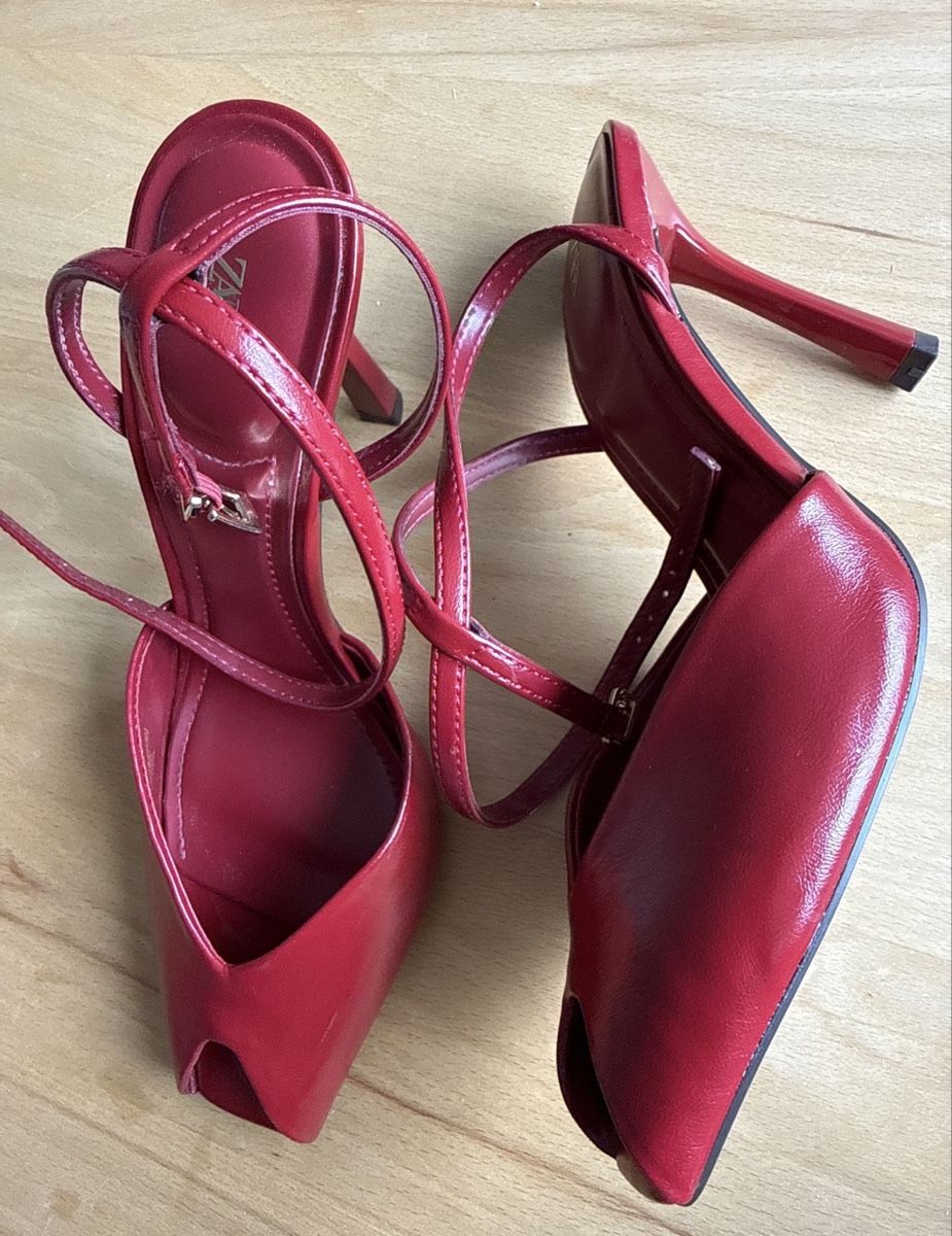 Zara Scarpe da donna: Rote ZARA Pumps – Usato da Zürich venduto da Ginaa 1