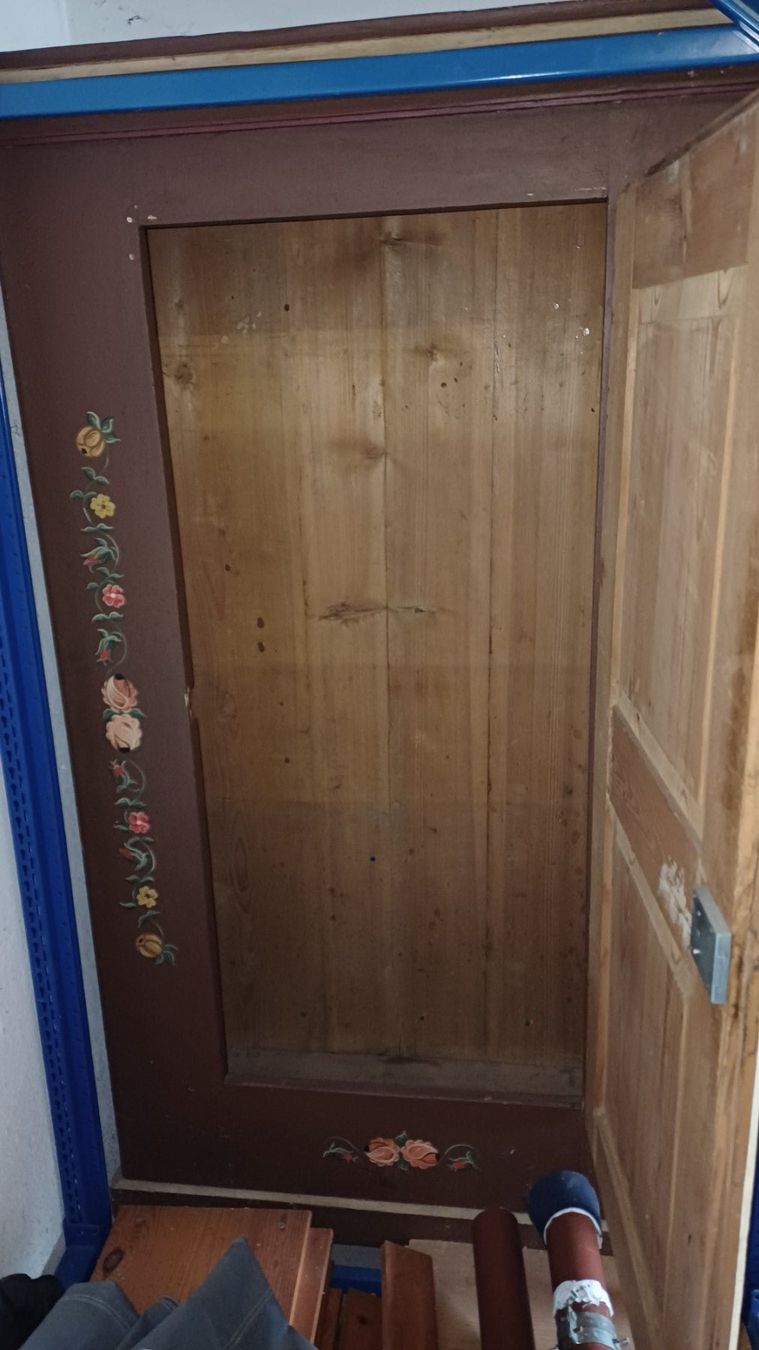 Armadi: Alter Schrank mit Bauernmalerei – Usato da Rohrbach venduto da Tinu12 1