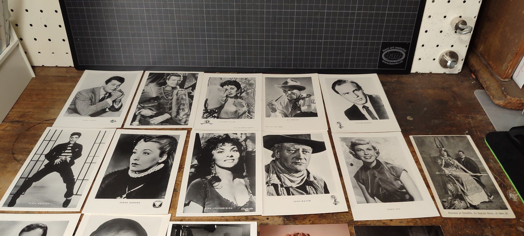 Ansichtskarten: 16 Postkarten z.B.John Wayne, Elvis, Die Deutsche Riesin usw – Gebraucht aus Gelterkinden von MYSTOREFORYOU4460 6
