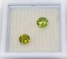 2x Péridots ronds 5 mm - Valeur 135.- Fr