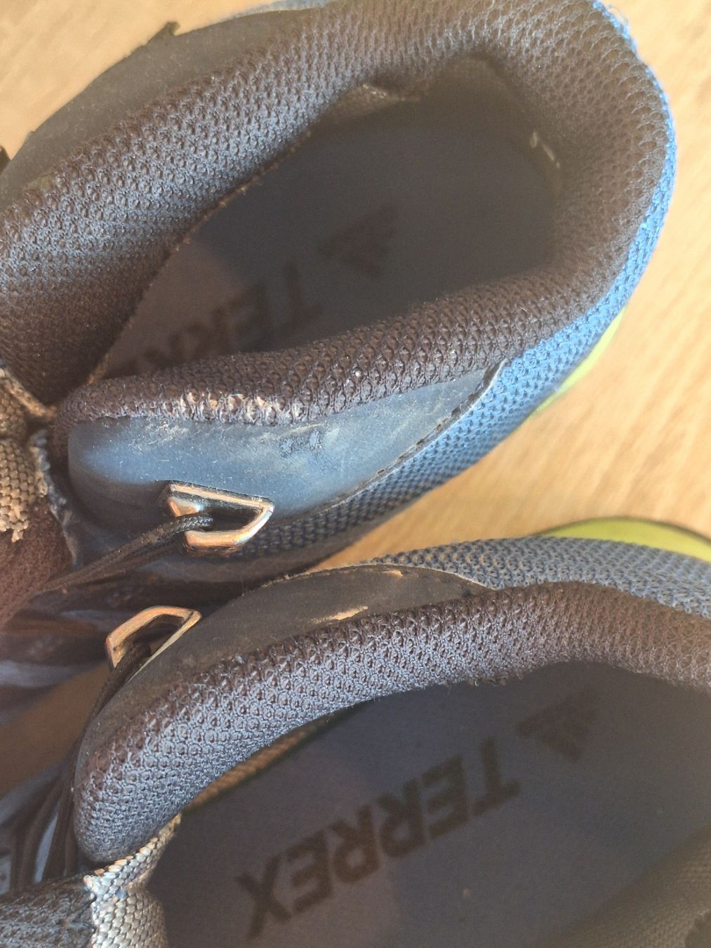 Adidas Scarpe da uomo: adidas Terrex 35.5 Wanderschuh – Usato da obfelden venduto da claudia.horni 1