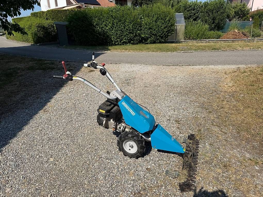Alle Maschinen: Faucheuse Bertolini 110 comme neuve – Gebraucht aus Bourguillon von inthenightprod.