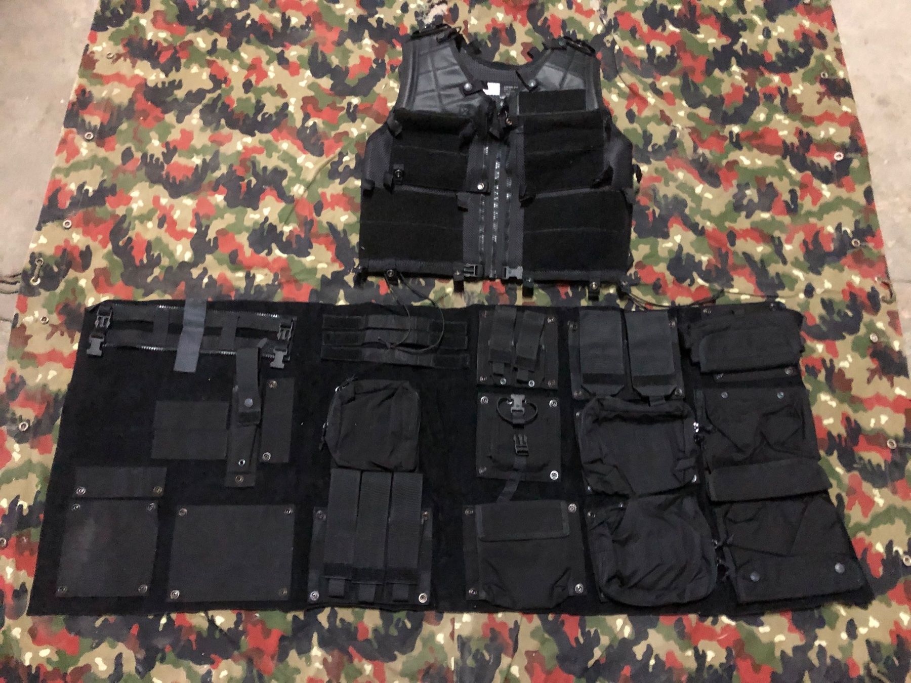 Schweizer Armee Uniformen: Armee Polizei Einsatzweste MP Militärpolizei Grenadier KSK – Gebraucht aus Madiswil von TEMISO