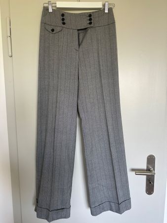 Elegante Marlenehose, grau-weiss, Gr. 36, top Zustand