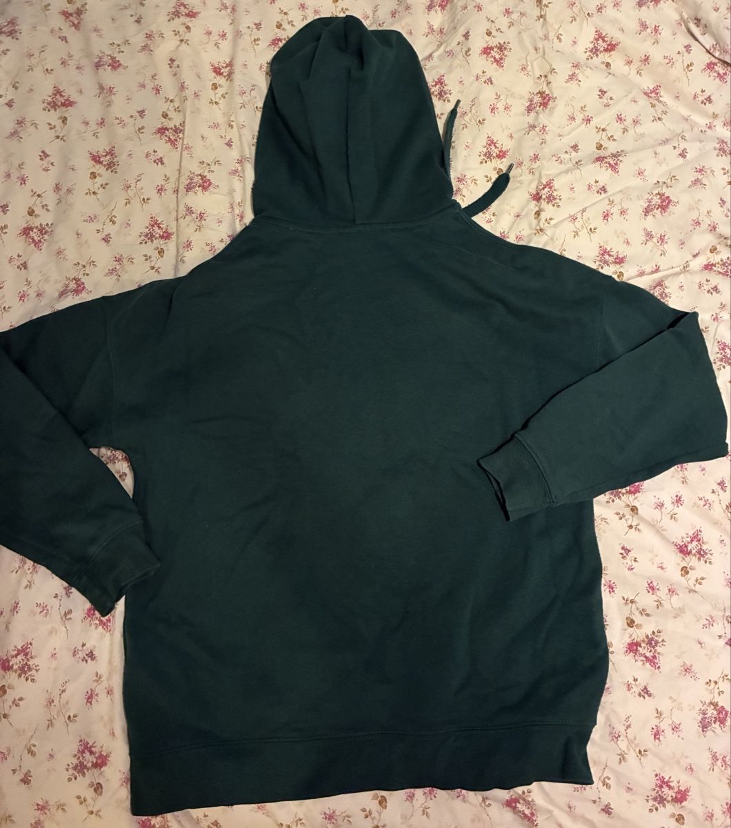 Maglioni & Felpe: Grüner Hoodie / Pulli – Usato da Gondiswil venduto da lor_2rkz 1
