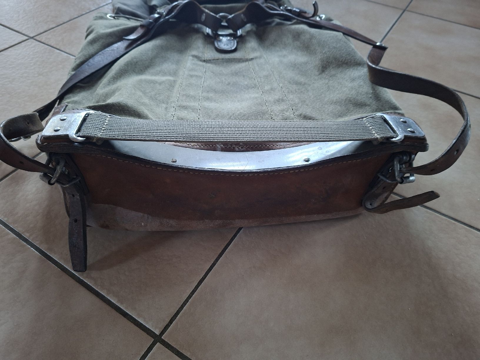 Schweizer Armee Rucksäcke: Schweizer Armee Militär Rucksack mit Brotsack  – Gebraucht aus Schwanden Sigrisw von len_9yqg 3