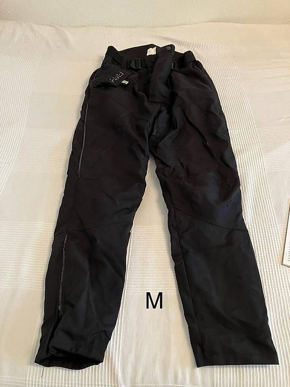 Pantalons: Diverse Motorradhosen – D'occasion à Hitzkirch par Camry0 1
