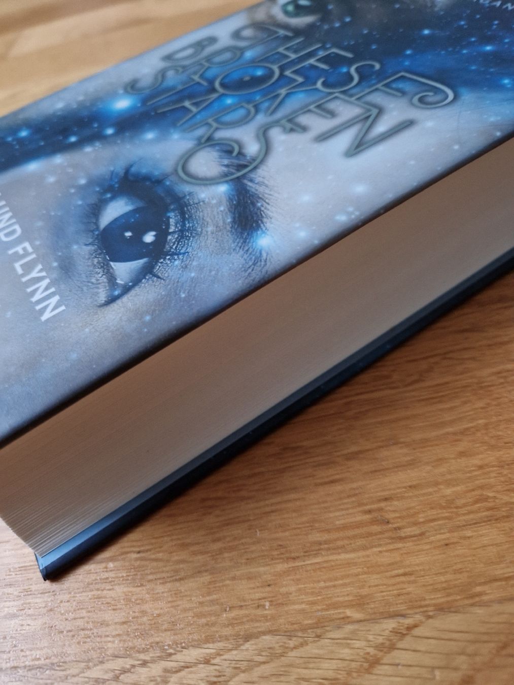 Libri: Roman 'These broken stars', fester Einband – Usato da Fislisbach venduto da mgr_yy8b 2