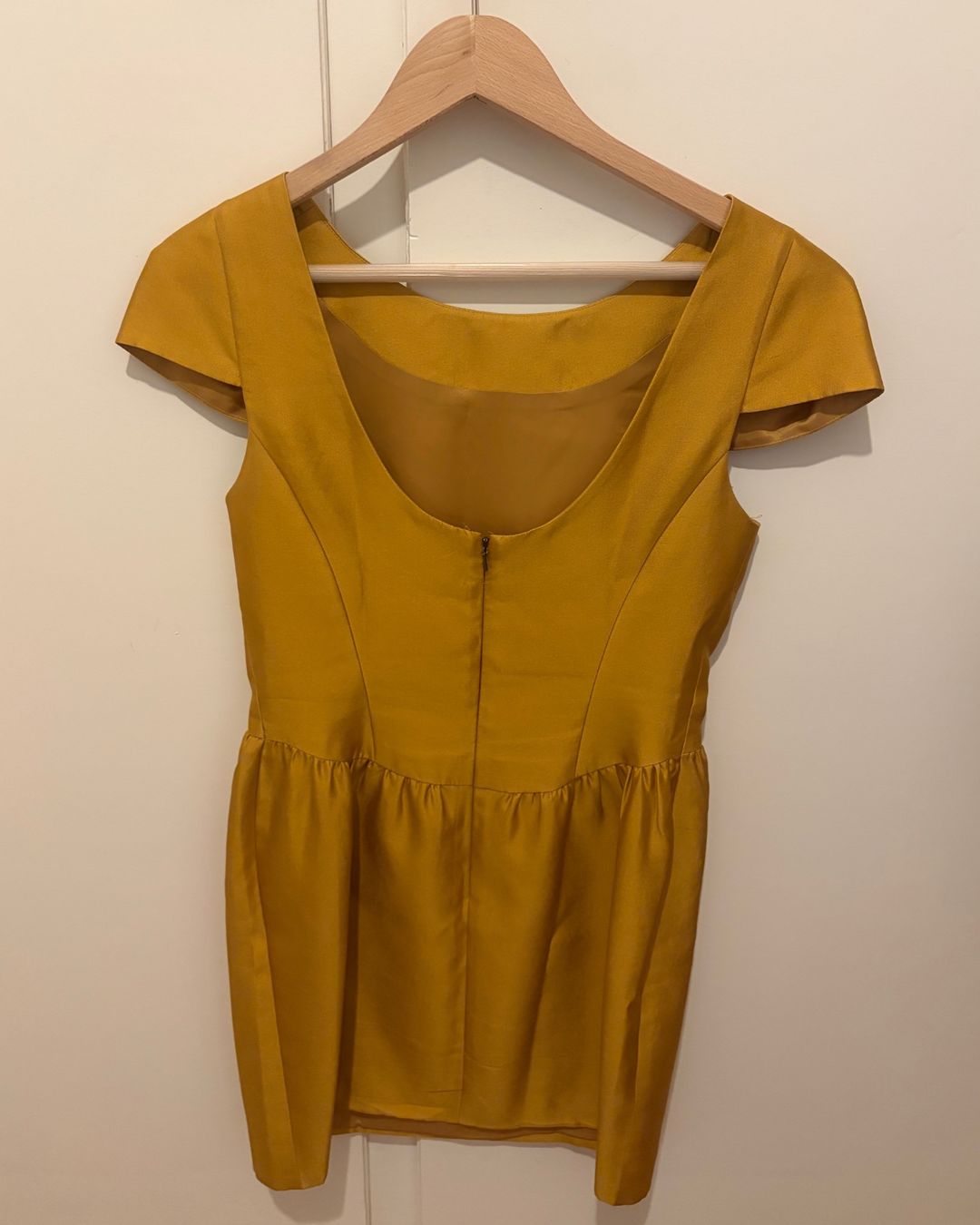 Vestiti: Robe dorée, faire sur mesure, S – Usato da Genève venduto da jen_xgm6 1