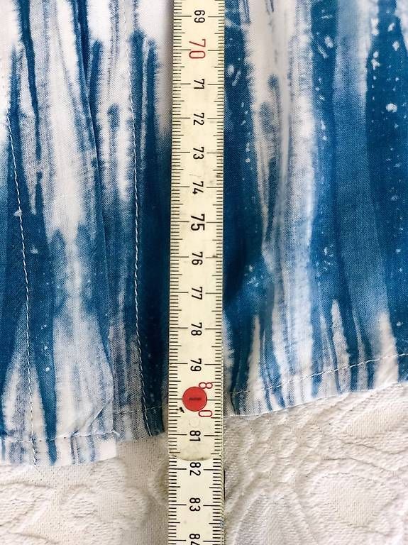 Gonne: Batikrock blau mit Knopfleiste – Usato da Zürich venduto da lino07 4