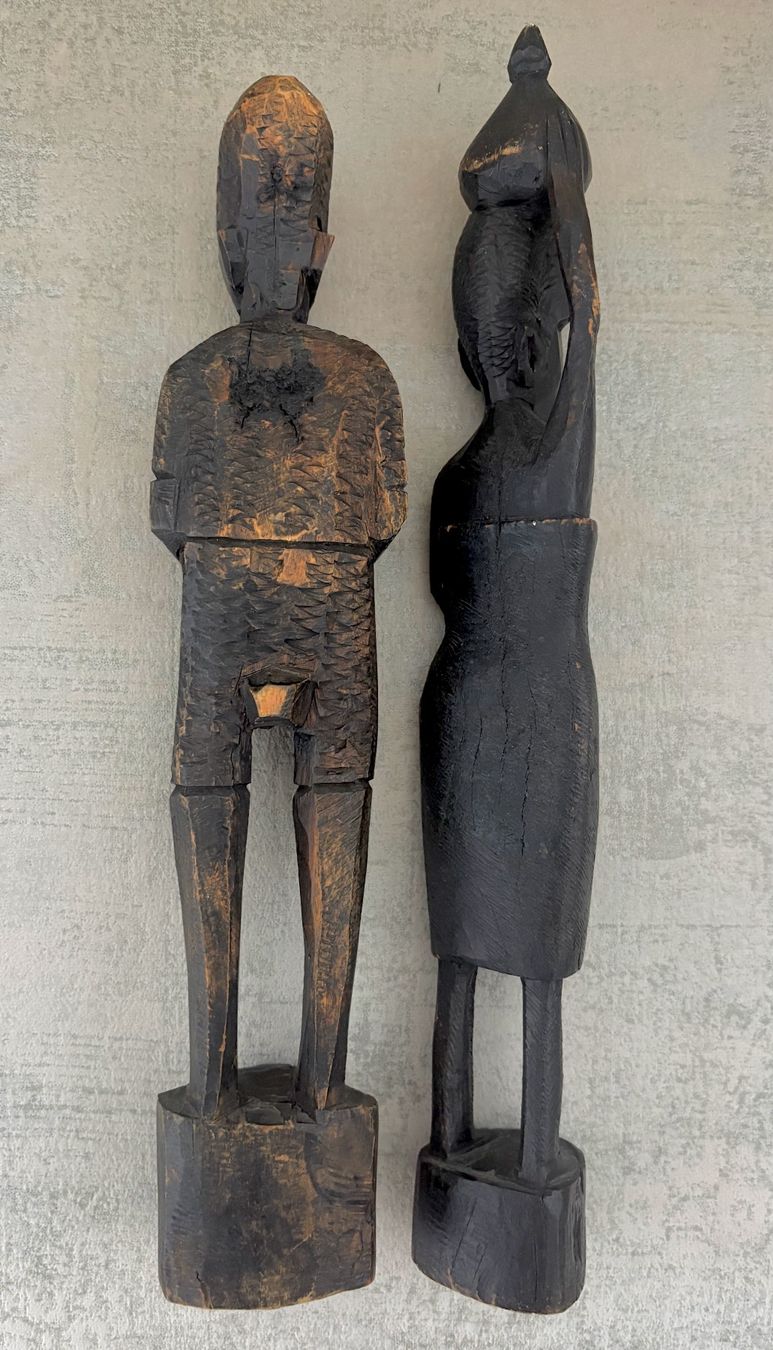 Figuren: Afrikanische geschnitzte Holzfiguren Mann und Frau – Gebraucht aus Brione s. Minusio von ticinosell 1