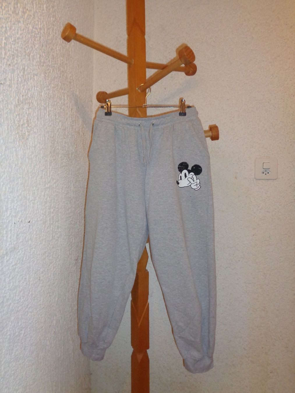 Pantaloni: Training gris Mickey, M – Usato da La Chaux-de-Fonds venduto da Shana_aaa