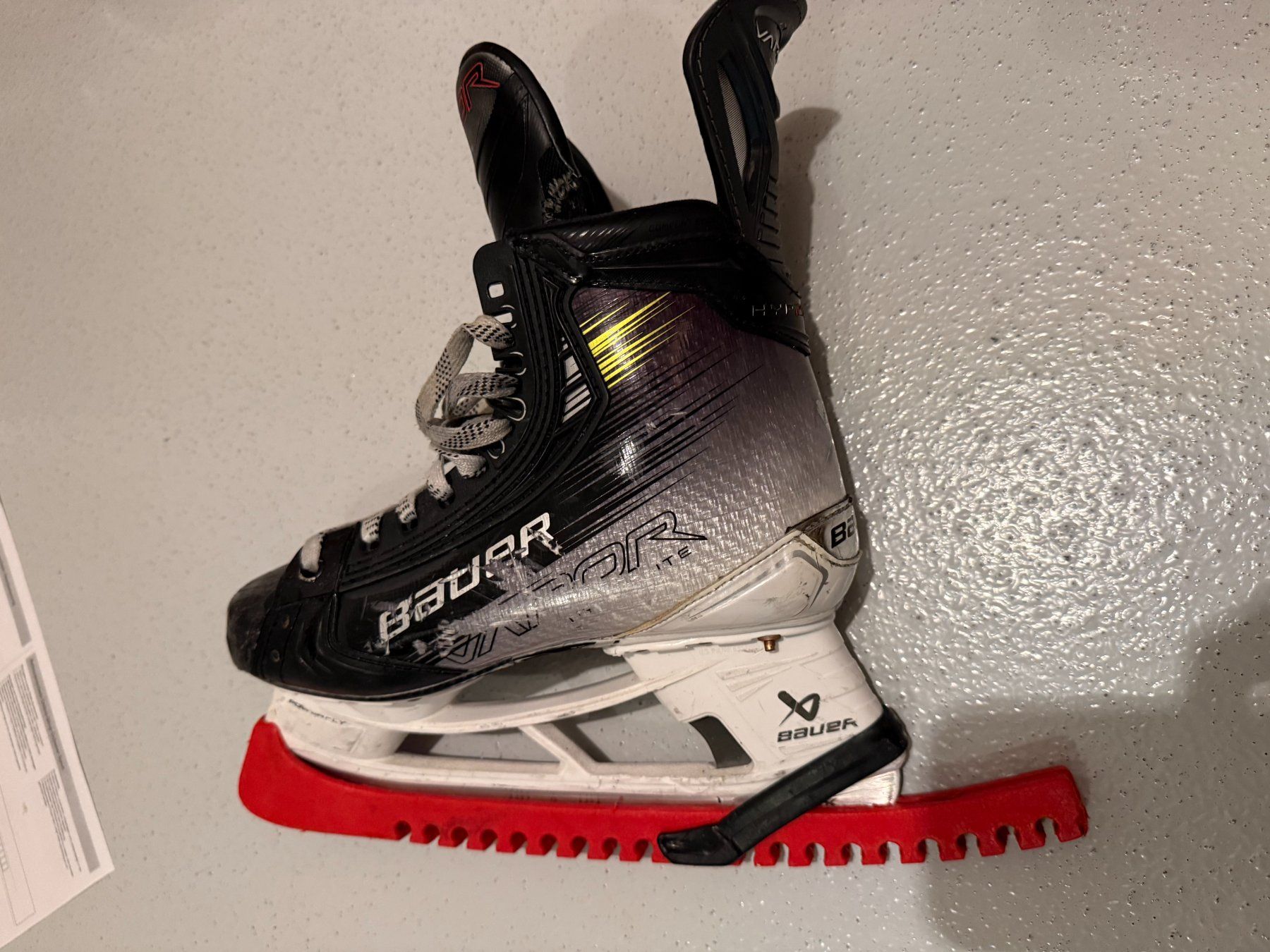 Bauer Pattini da ghiaccio: Bauer Vapor Hyperlite 2  – Grösse 7 Fit 1 – Usato da Nänikon venduto da beatom01 1