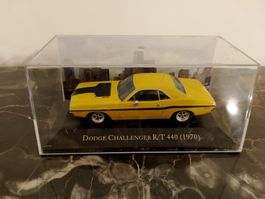 Dodge Challenger R/T 440 1970   1:43  neu mit Vitrine