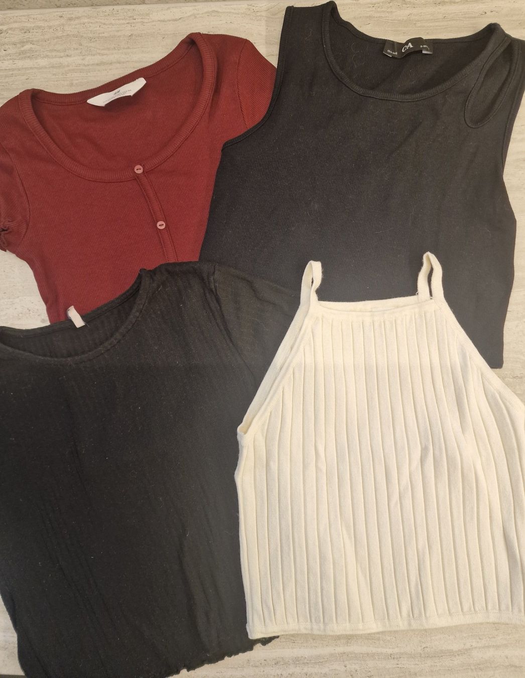 Kleiderpakete & -sets: T-Shirts kurzarm Gr 134-140 – Gebraucht aus Schindellegi von Bpologe60