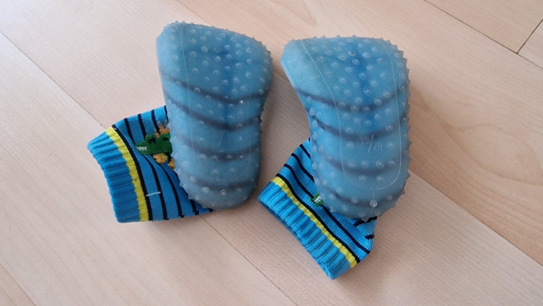 Calze per bambini: Dino Wassersöckli gr 19/20 – Usato da Winterthur venduto da Mmondeo 1