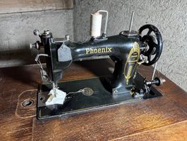 Phoenix Nähmaschine Antik in Massivholz
