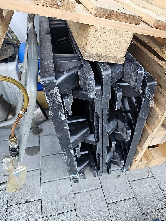 Paletten: Plastikpaletten 4 Stück – Gebraucht aus Basel von lucaC