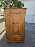 Holzschrank massiv mit Schubladen guter Zustand..