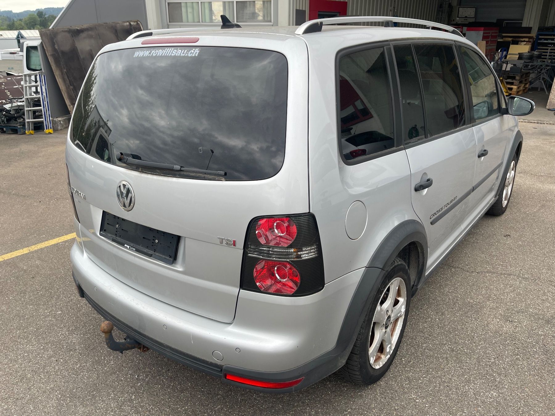 VW Autos: VW Cross Touran 1.4 TSI 7 Plätzer – Gebraucht aus Winterthur von CamperBau 3