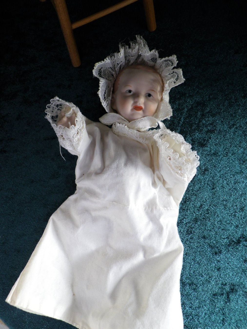 Puppen: Pozellanbaby in Hochstuhl – Gebraucht aus Reinach BL von Annodomini 2