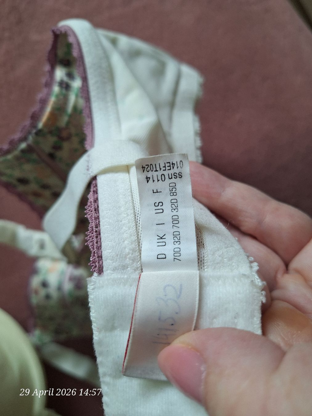 Esprit Altra biancheria intima: Esprit Bras Bundle - Sizes 32D, 34D, 70D, 75D - Used – Usato da Marin-Epagnier venduto da Natasa82 3
