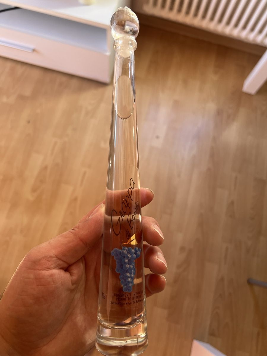 Modellautos: VW-Bus Hippie Retro-Style mit Surfbrett mit Grappa Barolo – Neu (gemäss Beschreibung) aus Kallnach von luk_9tdh 5