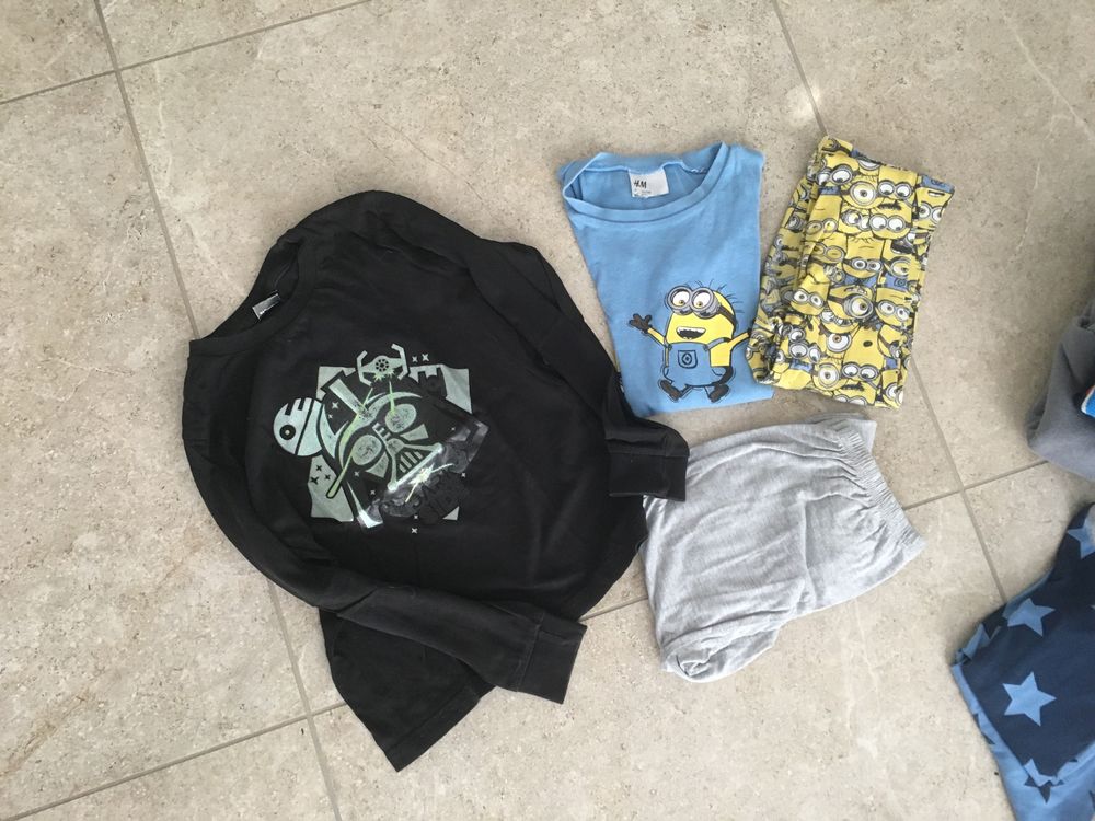 Ensembles coordonnés: 135 Teile Jungen-Kleider Paket, Gr.122-128, alles komplett! – D'occasion à Gächlingen par Tara_devi 2