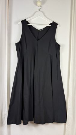 Schickes schwarzes Kleid von Elena Miro in A-Linie