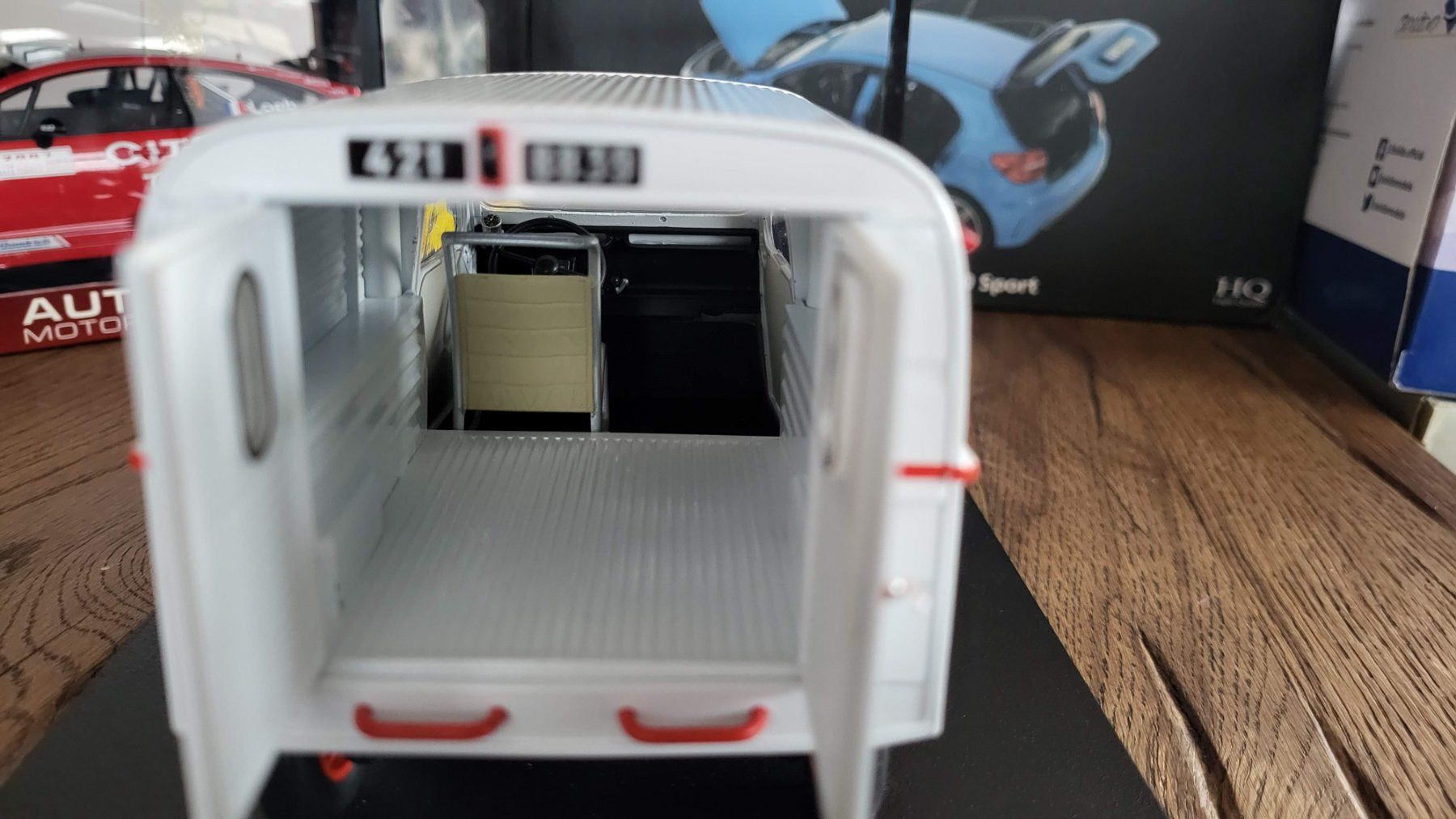 Norev Modellini d'auto: Citroën 2 CV Fourgonnette La Vache 1:18 Norev – Usato da Rothrist venduto da Juana5 4