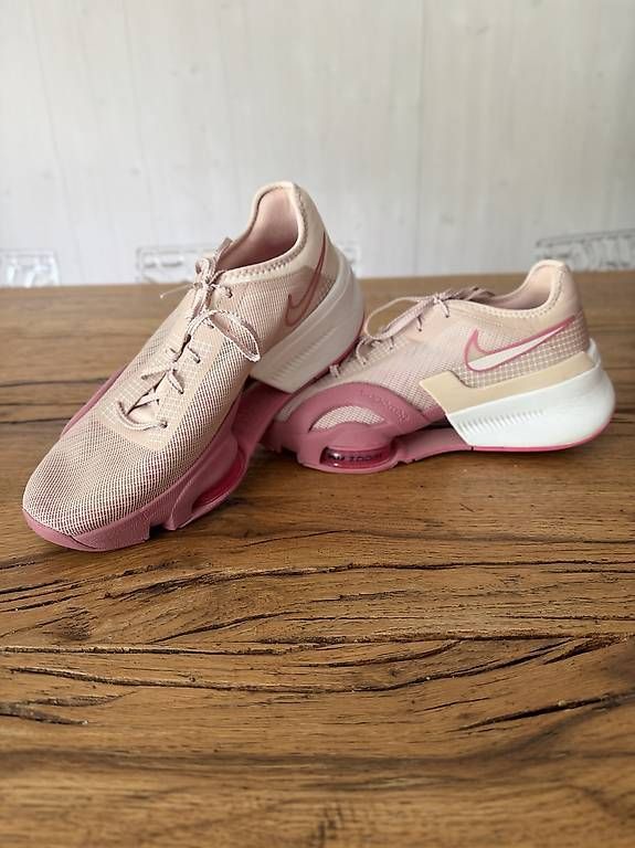 Nike Scarpe da donna: Nike Supereep Sneacker Gr. 42 – Usato da Wiesendangen venduto da stdlea