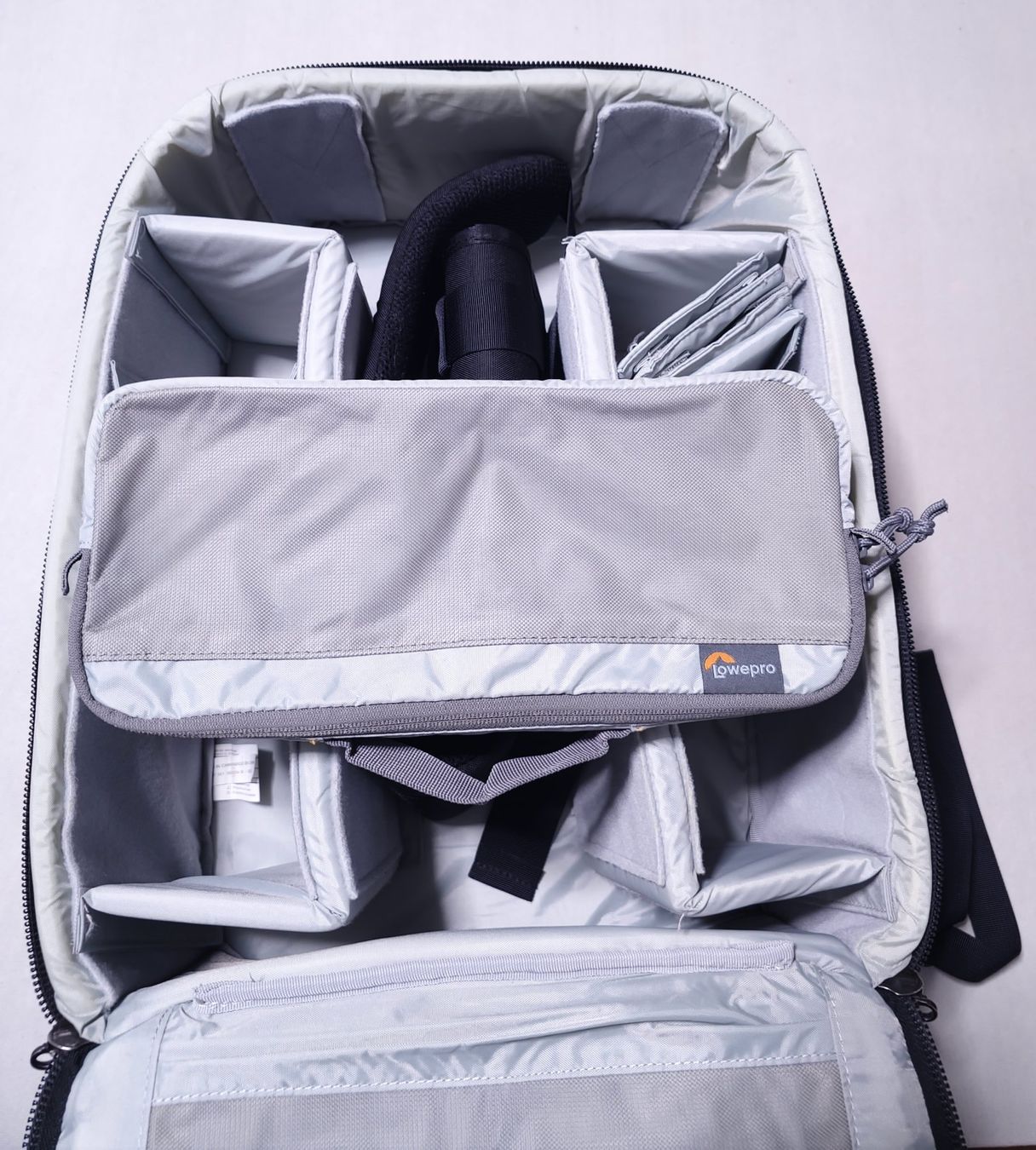 Lowepro Sacs à dos: LOWEPRO PRO RUNNER BP 450 AW II – D'occasion à St. Gallen par Cat_s 6