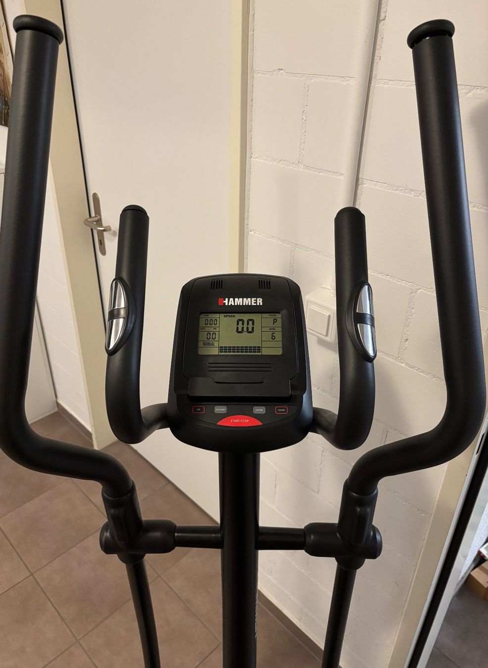 Vélos d'appartement: HAMMER Crosstrainer – D'occasion à Höri par Caserta01
