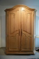 Holzschrank zu verkaufen