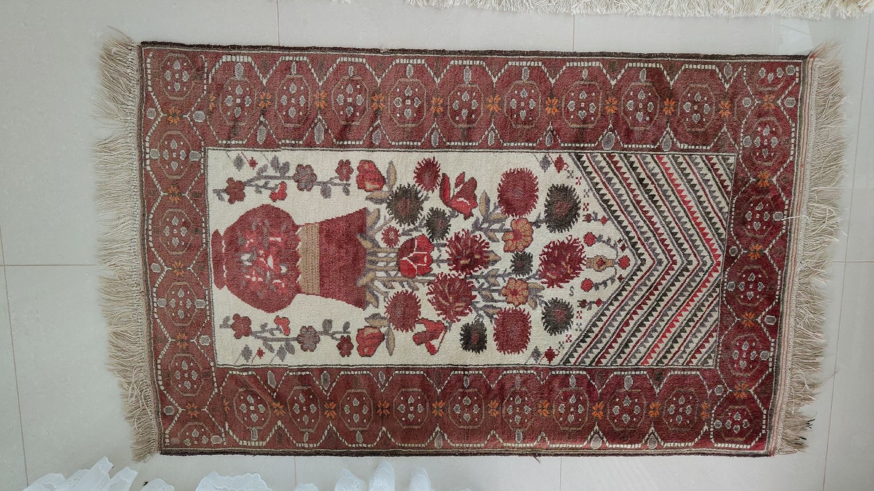 Teppiche: Handgeknüpfter orientalischer Teppich mit Blumenmuster – Gebraucht aus Märwil von tam_wrv6